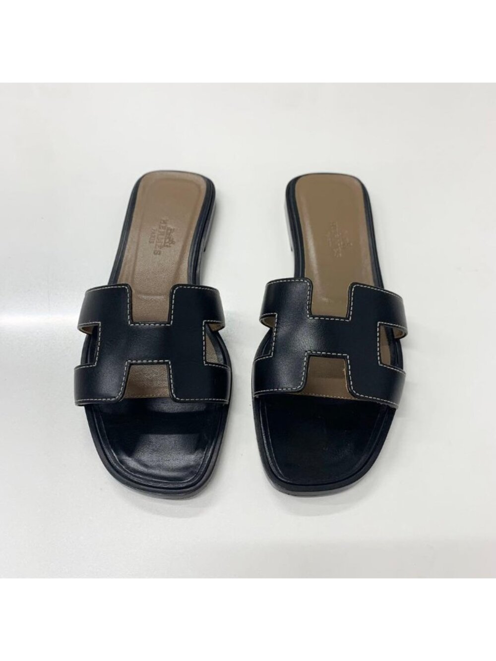 Hermes Oran Leather Sandals Black - Picture 2 of 10